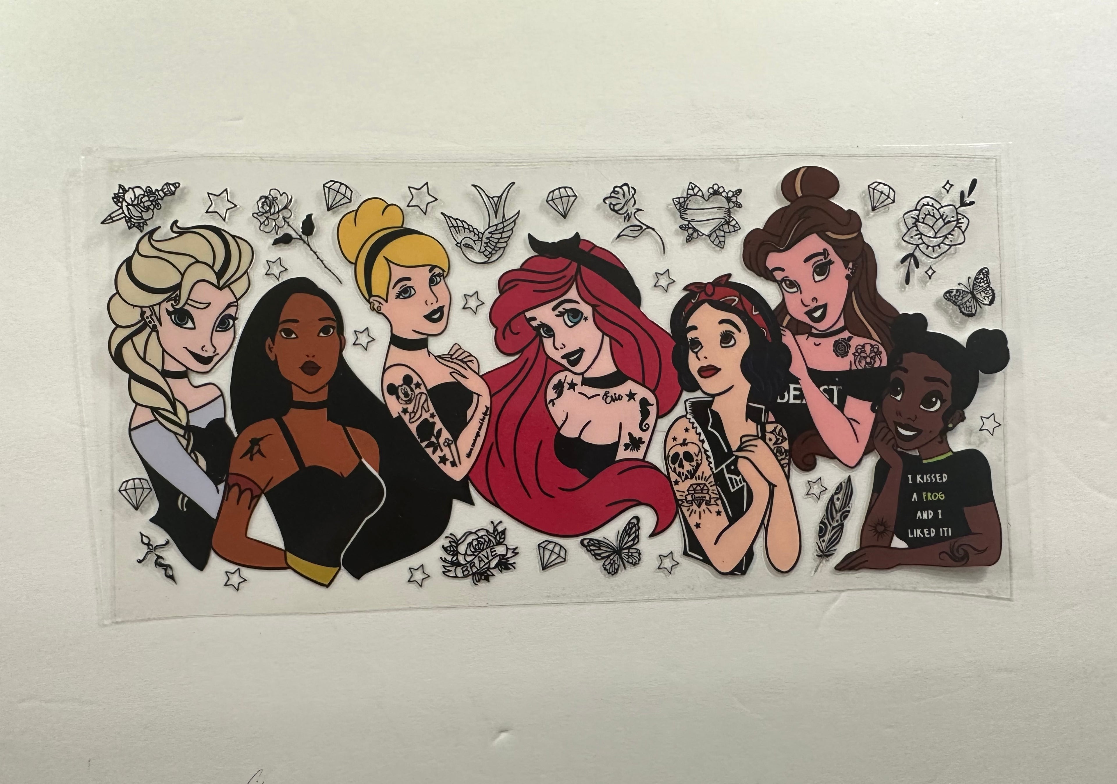 D-33 Disney princess stand together