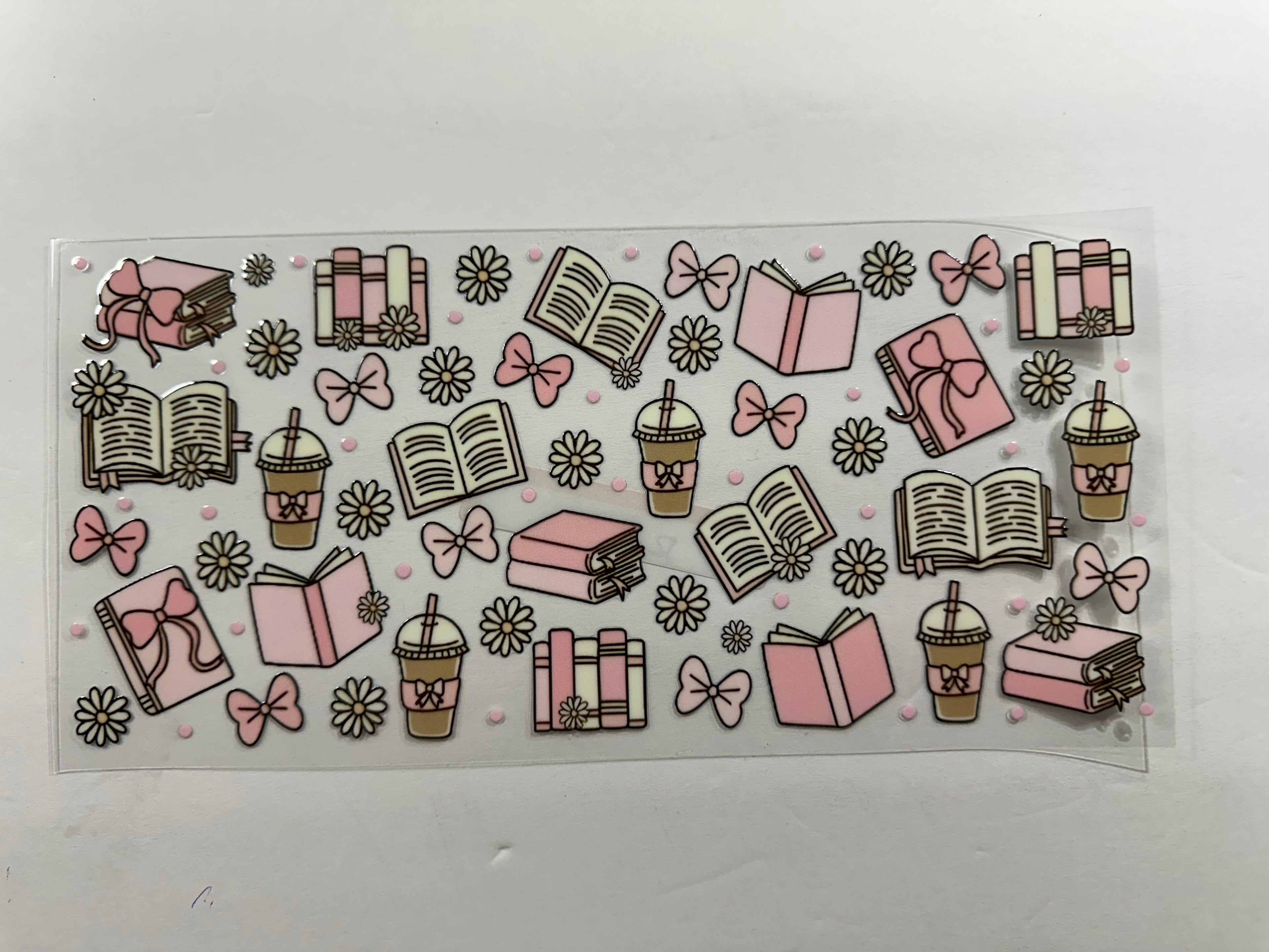 R-003 coffee cups& books