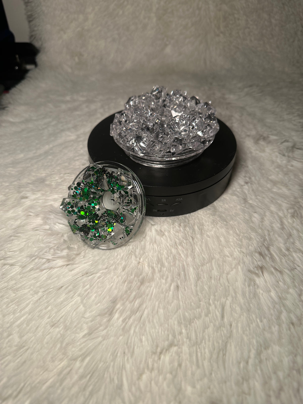 EXAMPLE: PLAIN OR COLORED ICE LID TOPPERS
