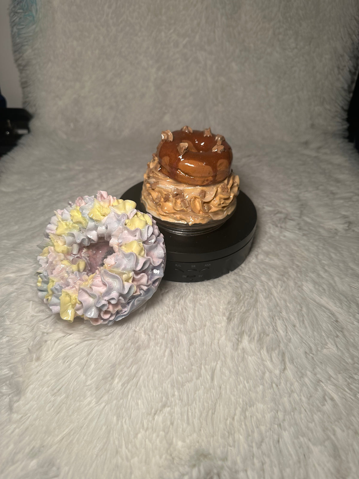 EXAMPLE: WHIP OR FULL DECORATED LID TOPPERS